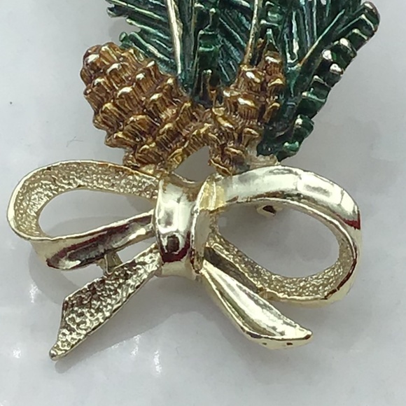 Vintage Gerry's Holiday Pinecone & Boughs Brooch Pin - Picture 7 of 13